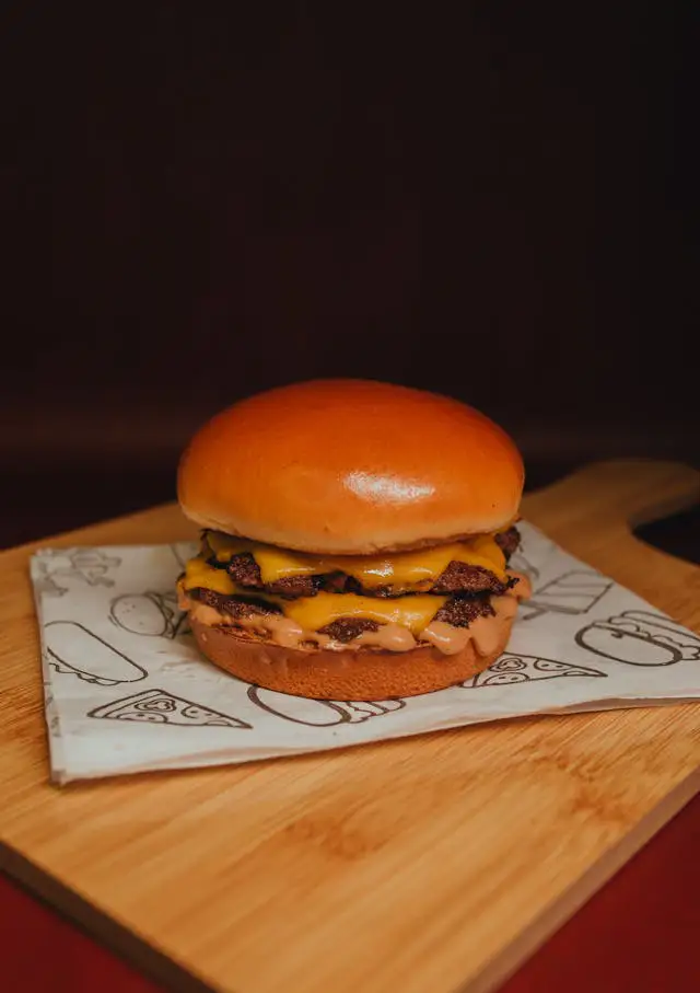 no-meat burger (v)