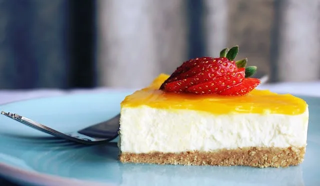 STRAWBERRY CHEESECAKE